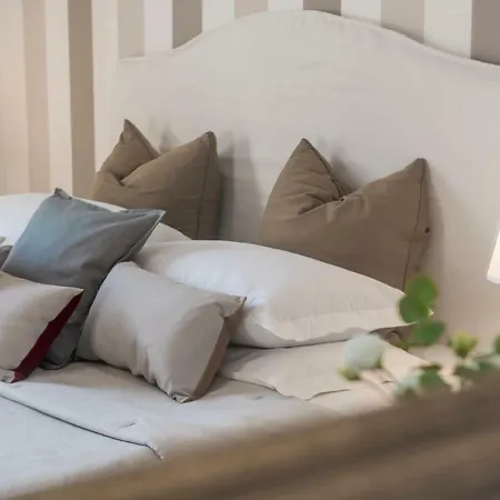 New! Spanish Step Design Apartman *