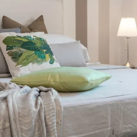 New! Spanish Step Design Apartman *