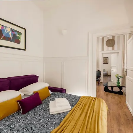 Apartman New! Spanish Step Design *