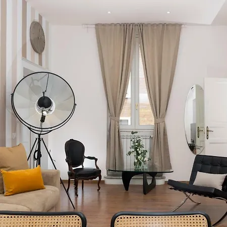 Apartman New! Spanish Step Design *