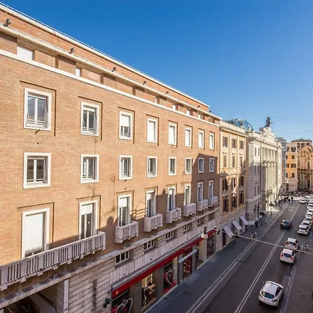 New! Spanish Step Design Apartment Rom